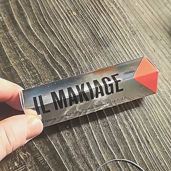 Last 💧 Il Makiage Lip Service Hi-Shine Lip Glaze in Shade "PDA" - Picture 4 of 9